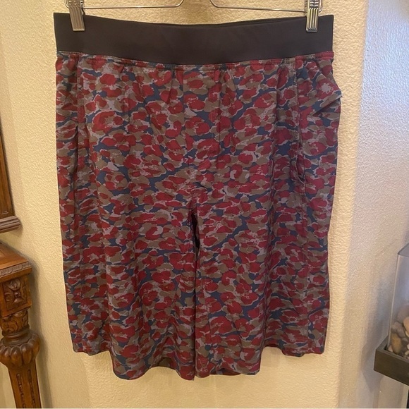 LULULEMON Men Multicolor Patterned Athletic Shorts Size Large - Picture 1 of 4